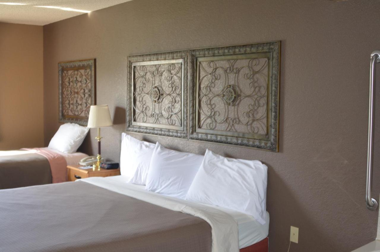 Boarders Inn And Suites By Cobblestone Hotels - Fayette Kültér fotó