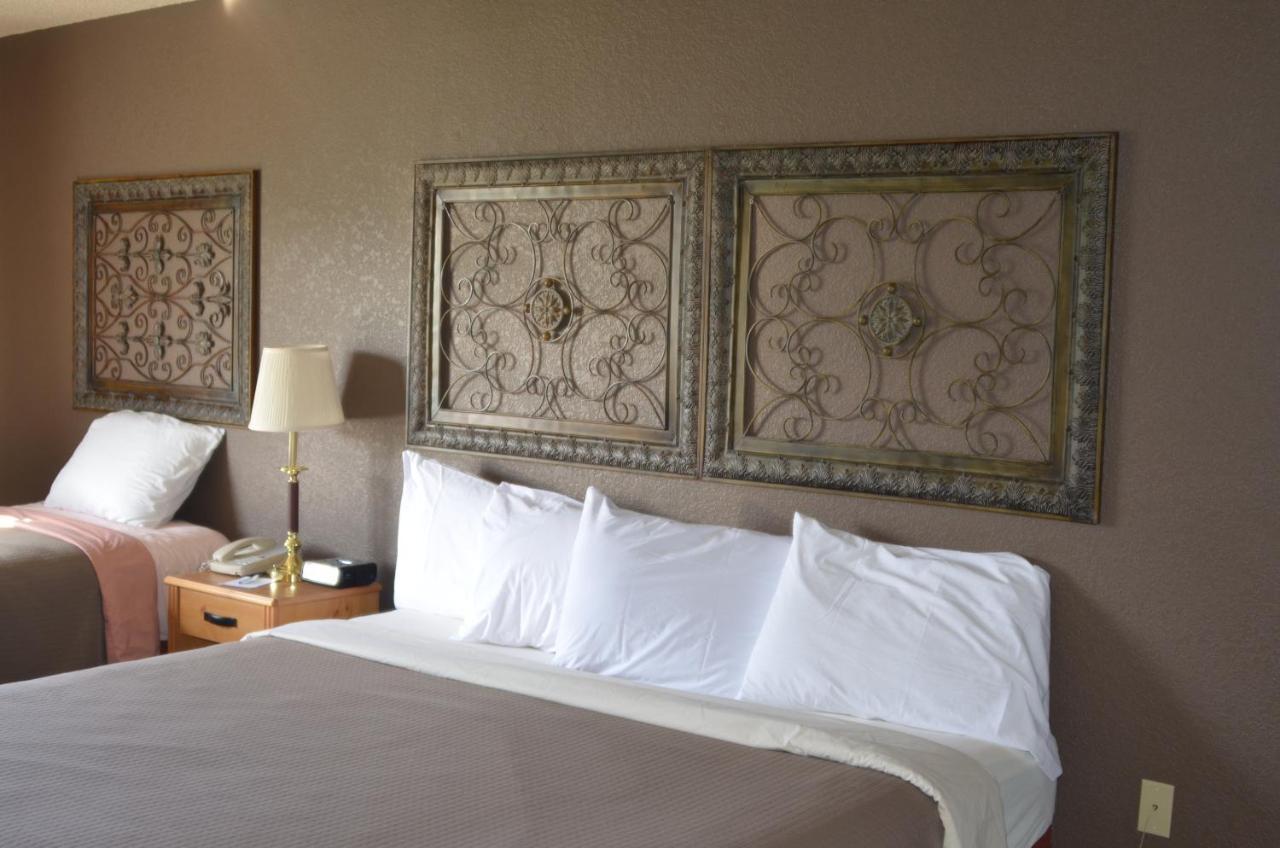 Boarders Inn And Suites By Cobblestone Hotels - Fayette Kültér fotó