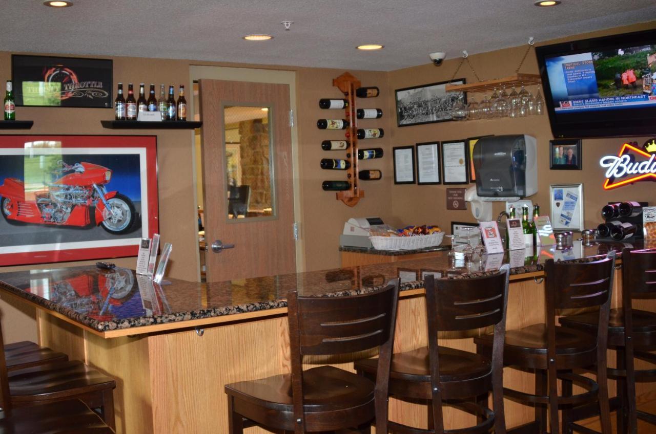 Boarders Inn And Suites By Cobblestone Hotels - Fayette Kültér fotó