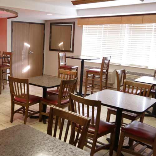 Boarders Inn And Suites By Cobblestone Hotels - Fayette Kültér fotó