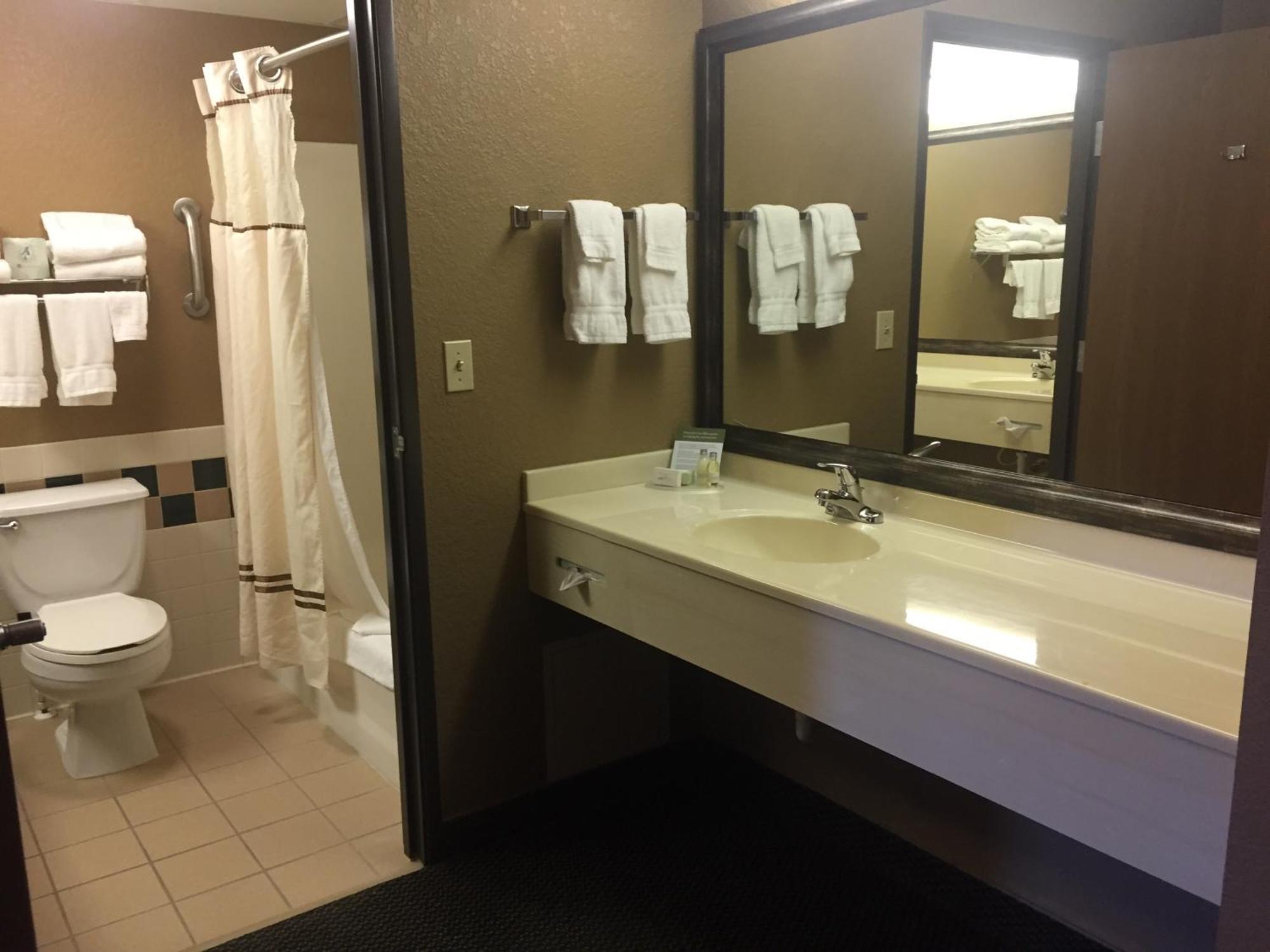 Boarders Inn And Suites By Cobblestone Hotels - Fayette Kültér fotó